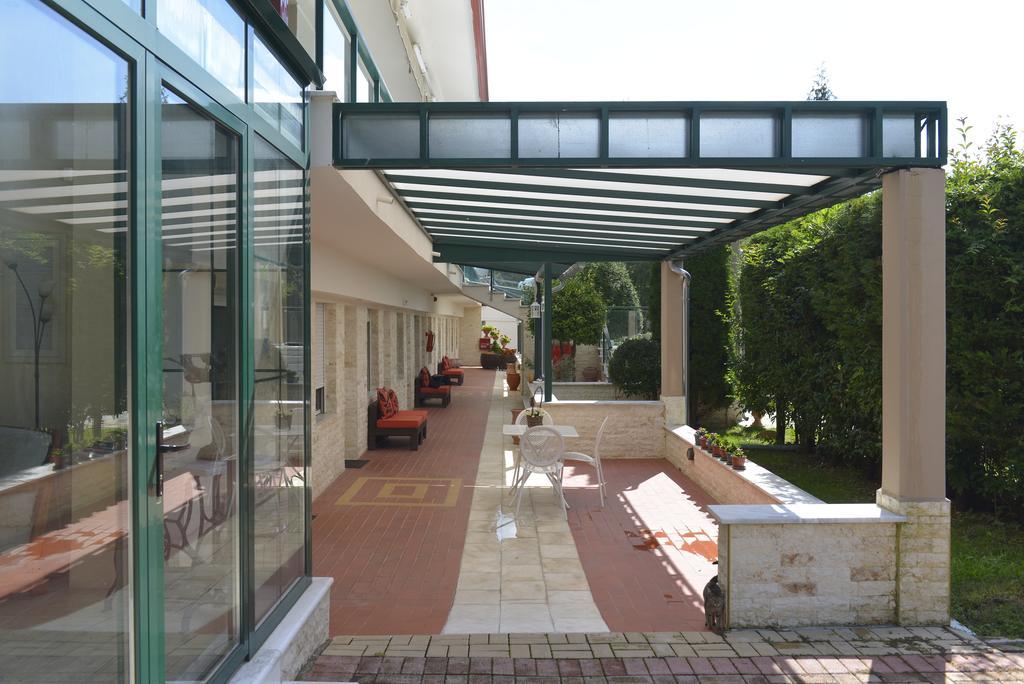 Hotel Galaxy Krepeni المظهر الخارجي الصورة